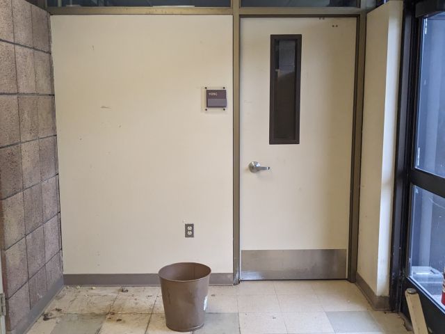 Dorit's future office door before renovation