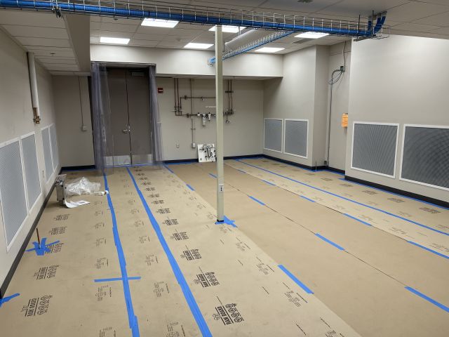 Microscope room with protected floors